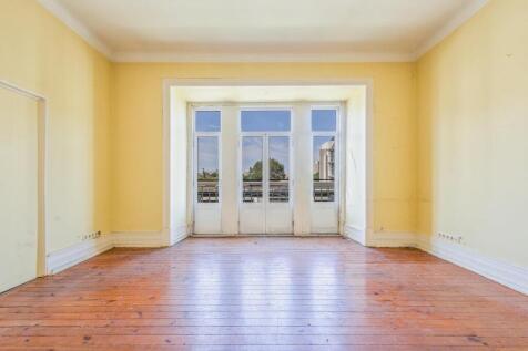 Spacious &amp; Bright T9 Flat, Avenidas Novas, Lisbon