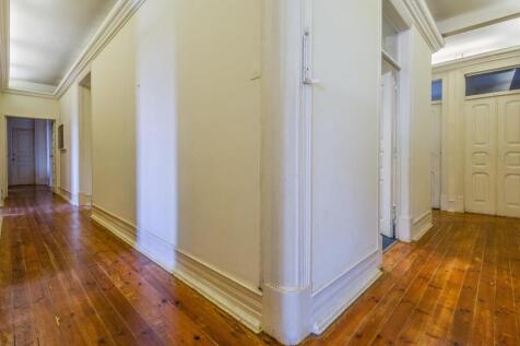 Spacious &amp; Bright T9 Flat, Avenidas Novas, Lisbon
