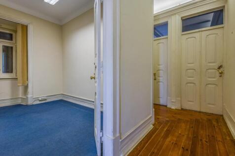 Spacious &amp; Bright T9 Flat, Avenidas Novas, Lisbon