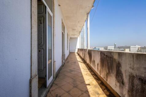 Spacious &amp; Bright T9 Flat, Avenidas Novas, Lisbon