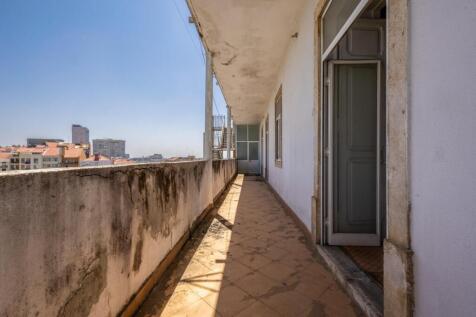 Spacious &amp; Bright T9 Flat, Avenidas Novas, Lisbon