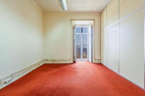 Spacious &amp; Bright T9 Flat, Avenidas Novas, Lisbon