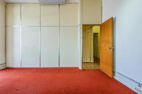 Spacious &amp; Bright T9 Flat, Avenidas Novas, Lisbon