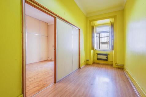 Spacious &amp; Bright T9 Flat, Avenidas Novas, Lisbon