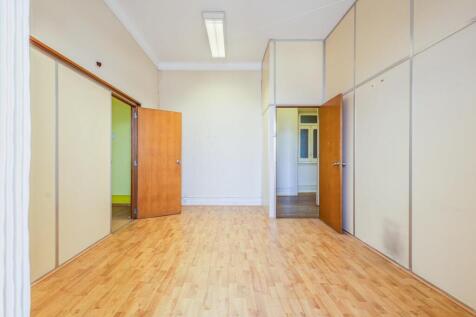 Spacious &amp; Bright T9 Flat, Avenidas Novas, Lisbon