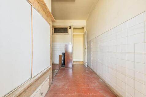 Spacious &amp; Bright T9 Flat, Avenidas Novas, Lisbon