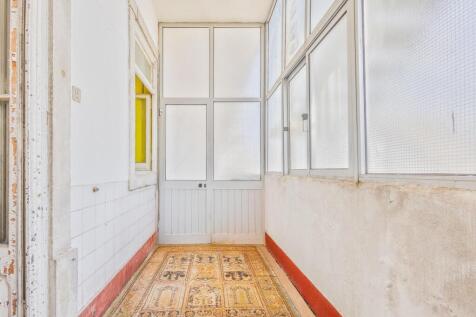 Spacious &amp; Bright T9 Flat, Avenidas Novas, Lisbon