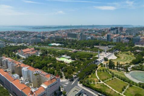 Spacious &amp; Bright T9 Flat, Avenidas Novas, Lisbon
