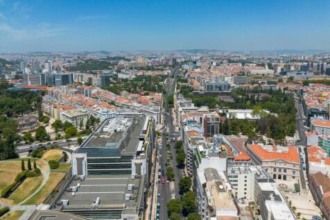 Spacious &amp; Bright T9 Flat, Avenidas Novas, Lisbon