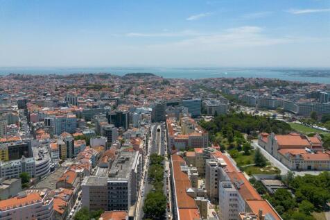 Spacious &amp; Bright T9 Flat, Avenidas Novas, Lisbon