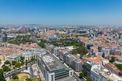Spacious &amp; Bright T9 Flat, Avenidas Novas, Lisbon