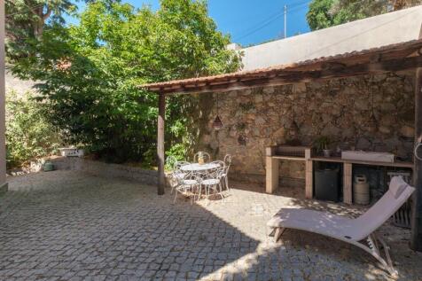 Outdoor kitchen