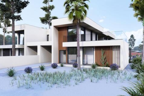 Modern 4-Bedroom Villa, Garden & Pool, Aroeira