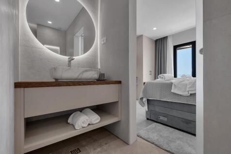 Property Image 108