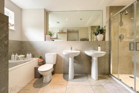Master En-Suite