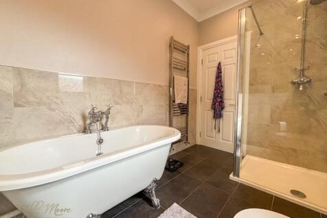 Master En-Suite