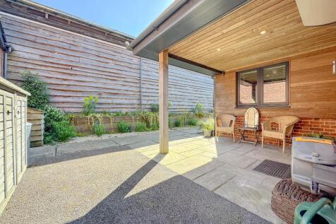 Handy courtyard from utility room