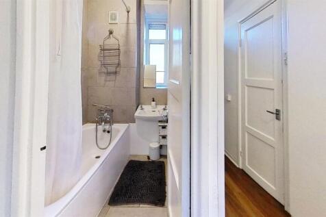 Evans-House-Bathroom.jpg