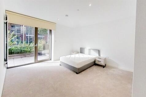 Pendant-Court-Royal-Wharf-Bedroom(2).jpg