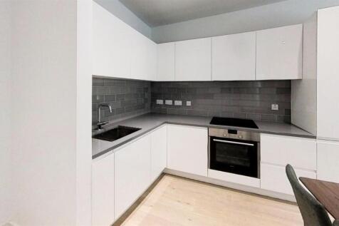 Pendant-Court-Royal-Wharf-Kitchen.jpg