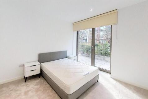 Pendant-Court-Royal-Wharf-Bedroom.jpg
