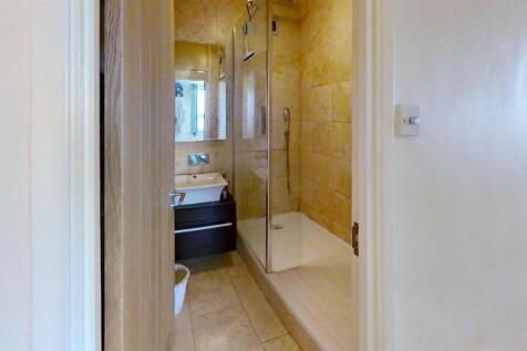Taplow-Bathroom.jpg