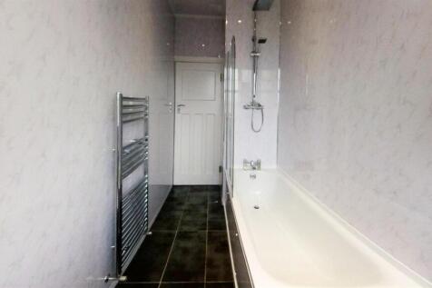 Oakfield-Court-Bathroom.jpg
