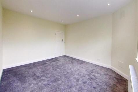 Oakfield-Court-Unfurnished(2).jpg