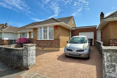 front - 10 Sherford Crescent.jpeg