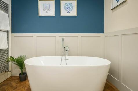 Master bedroom En-suite