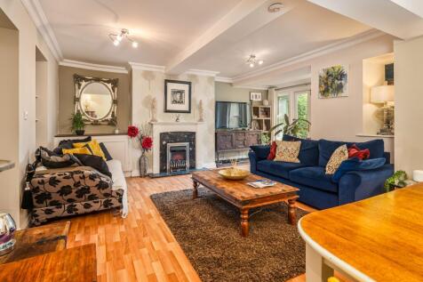 Living/dining room