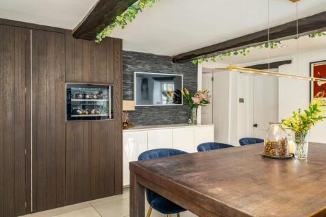 Dining room/kitchen 