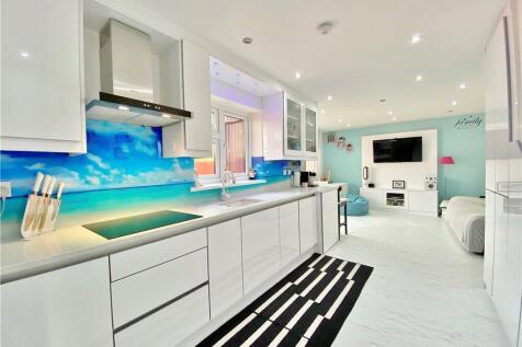 Kitchen/Reception