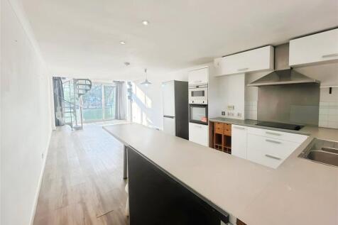 Reception/Kitchen