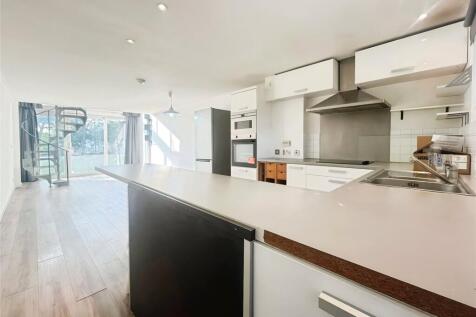 Reception/Kitchen