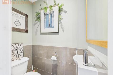 Downstairs toilet.jpg