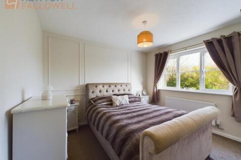Bedroom 1.jpg