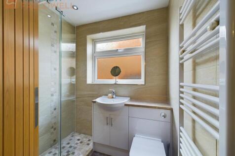 Bathroom 1.jpg