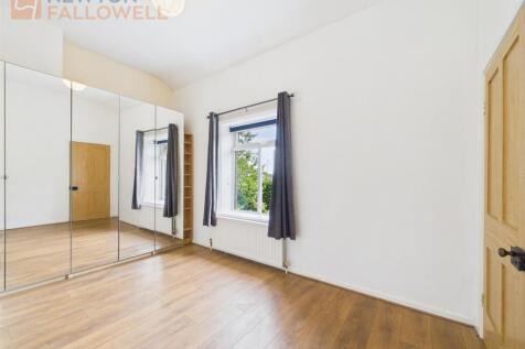 Bedroom 1a.jpg
