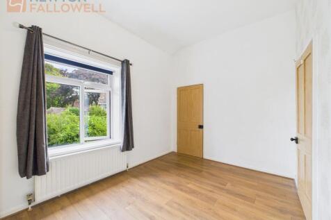 Bedroom 1.jpg