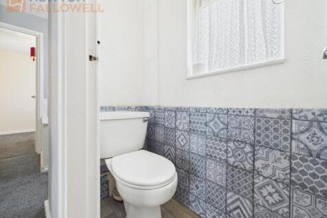Toilet.jpg