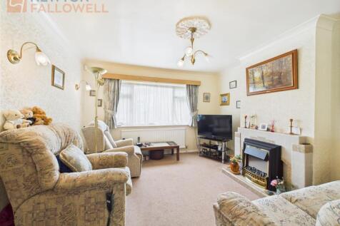 Living:Dining Room 2.jpg