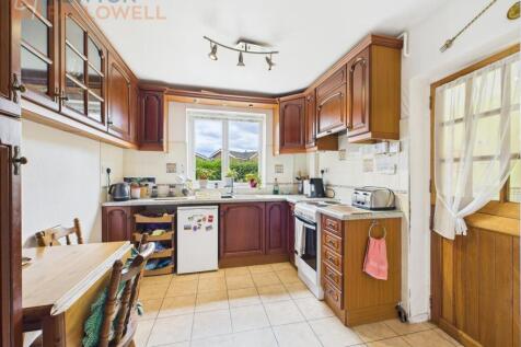 Kitchen 1.jpg