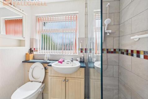 Bathroom 1.jpg