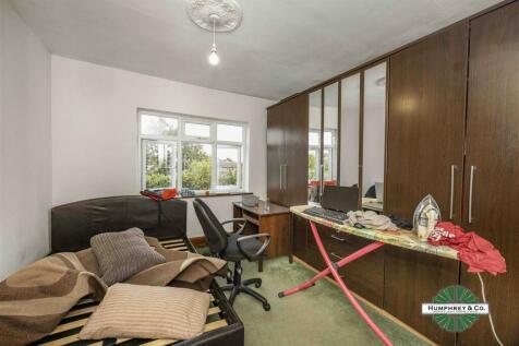 2   Overton Drive -002_1.JPG