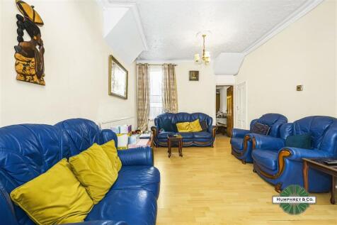 8 Farmilo Road -005.JPG