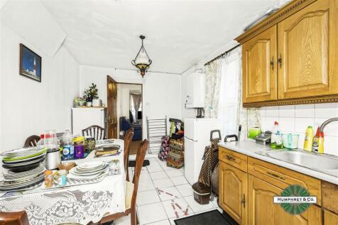 8 Farmilo Road -011.JPG