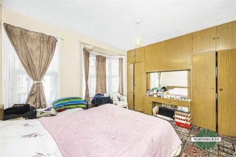 8 Farmilo Road -004.JPG