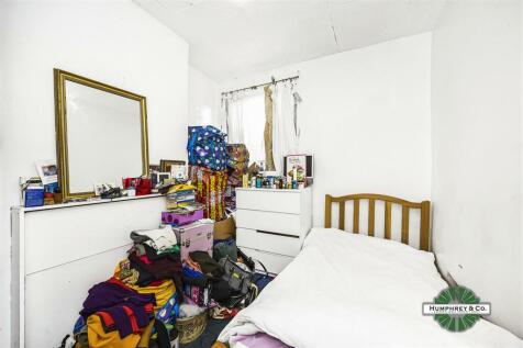 8 Farmilo Road -003.JPG