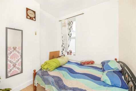 Flat 2   837A Romford Road -007.JPG